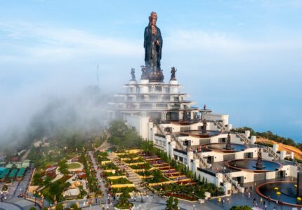 toan-canh-nui-ba-den